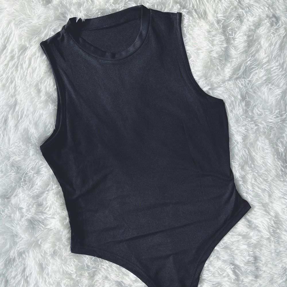 ❌ S O L D ❌
Black Bodysuit